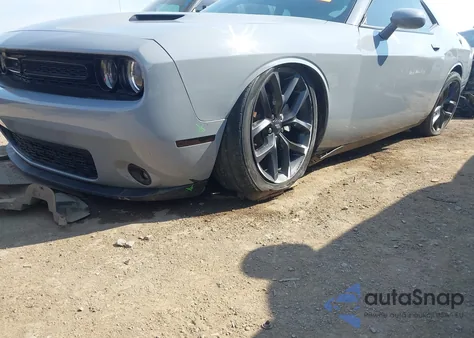 2022 Dodge Challenger Sxt z USA, uszkodzony, nr VIN 2C3CDZAG8NH137597